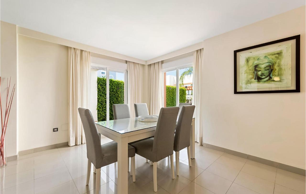 Apartamento In With Kitchen Estepona